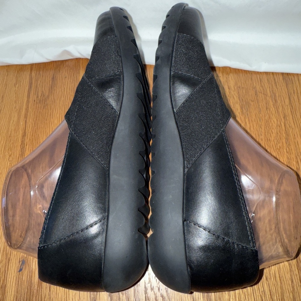 Clarks Collection Cushion Soft Black Leather Slip On Loafers Flats Womens 7 M - Picture 5 of 8
